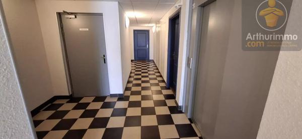 Vente                                                      Appartement
                        
                     3 pièces                      67 m2                     à Olivet