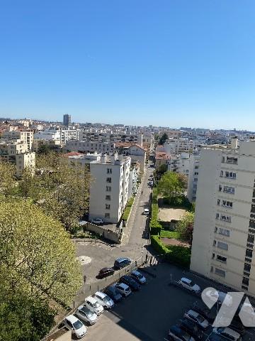 DERNIER ETAGE / RARE A LA VENTE / SECTEUR MONPLAISIR / APPARTEMENT T4 AVEC PARKING