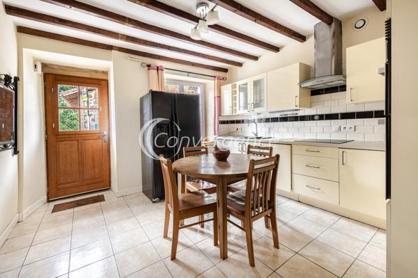 Maison
                                                                                                                                                                                                                                                                                                                        5 pièce(s)                                                                                                                                                                                                          3 chambre(s)                                                                                                                                                                                                          99  m²