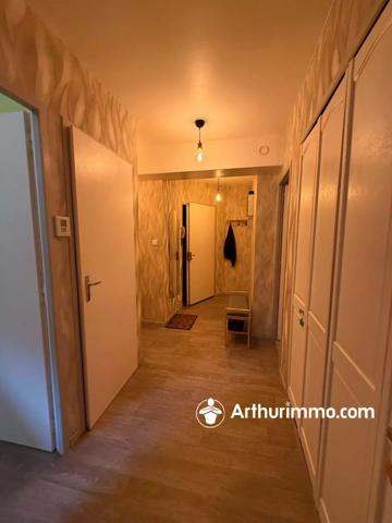 Vente                                                      Appartement
                        
                     4 pièces                      86 m2                     à Belfort