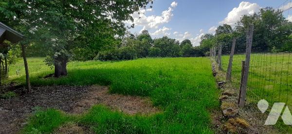 Fermette avec grange et terrain