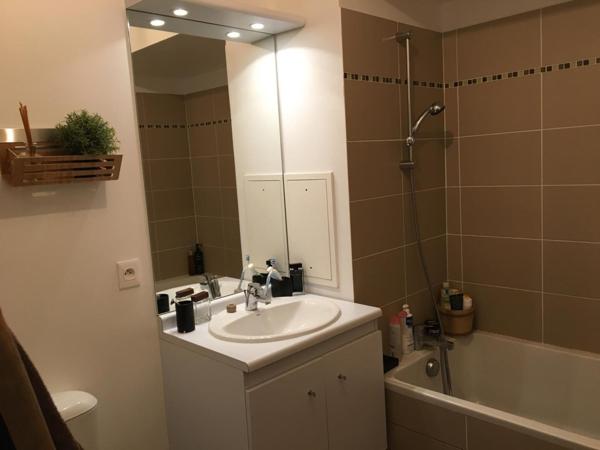 Appartement 4 pièces 3 chambres de 88 m2 avec balcon cave et parking au sous sol ECO QUARTIER GENNEVILLIERS