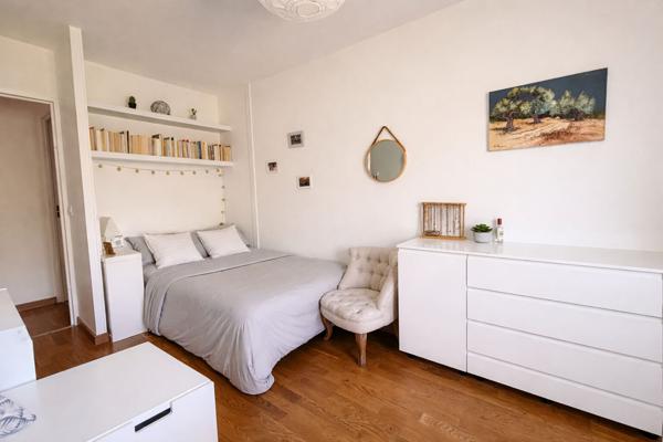 Exclusivité - Appartement T5 toit-terrasse Ecully 120m2 avec garage, piscine et terrasse de 70m2