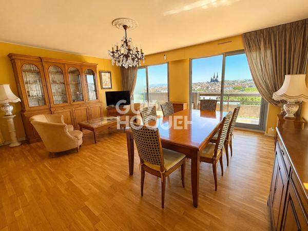CLERMONT FERRAND- Appartement dernier étage 94 m2, balcons et parking