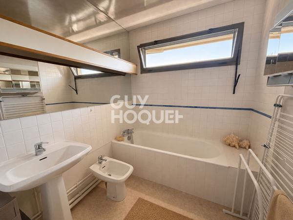 CLERMONT FERRAND- Appartement dernier étage 94 m2, balcons et parking