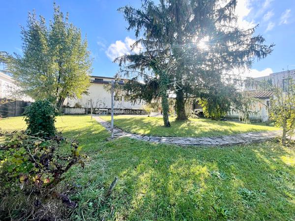 Maison Pessac intra rocade 7 pièces 150 m2 4 chambres sur 1393m² de terrain