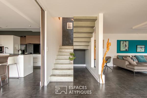 Discrète maison d’architecte avec piscine