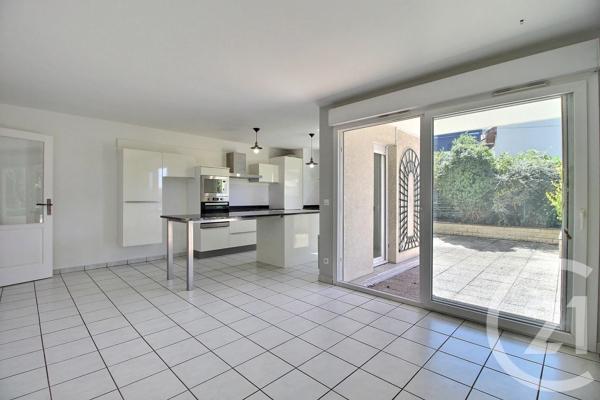Appartement T4 à vendre  5 pièces - 100,34 m 2   THONON LES BAINS  - 74
