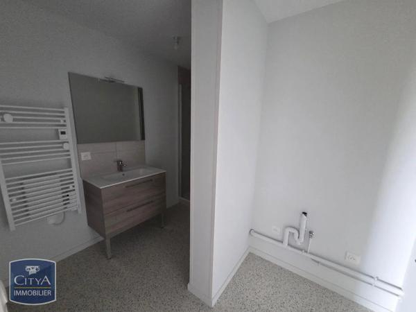 Appartement à louer 3 pièces 75.15m² Issoire (63500)