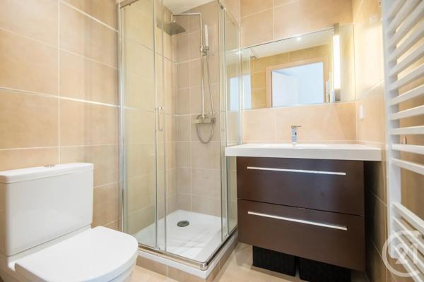 Appartement F3 à vendre  3 pièces - 78 m 2   BEAULIEU SUR MER  - 06