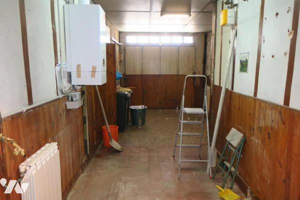 Maison T5 - Cave - Garage - Cour. 105 m² cadastré.