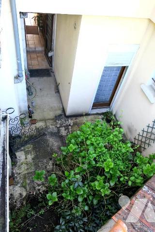 Maison T5 - Cave - Garage - Cour. 105 m² cadastré.