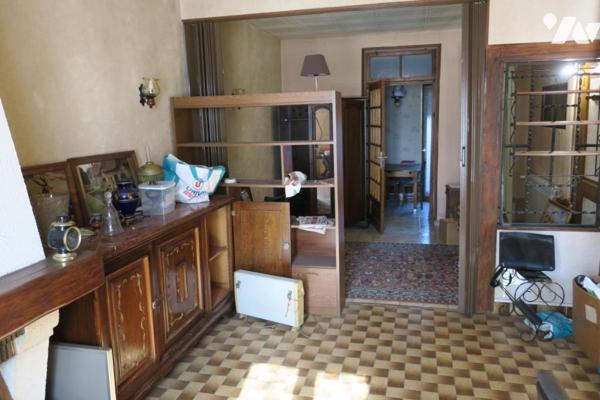 Maison T5 - Cave - Garage - Cour. 105 m² cadastré.