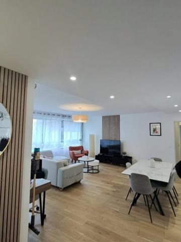 Appartement à louer à Courbevoie (92400)