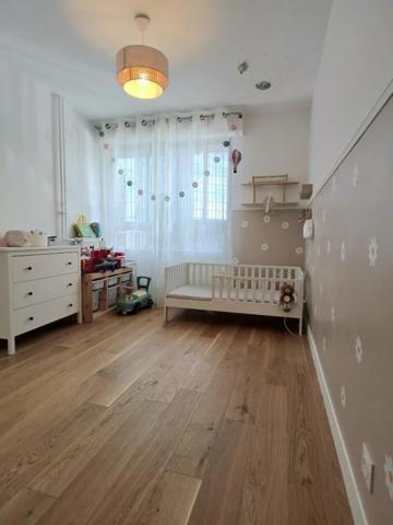 Appartement à louer à Courbevoie (92400)