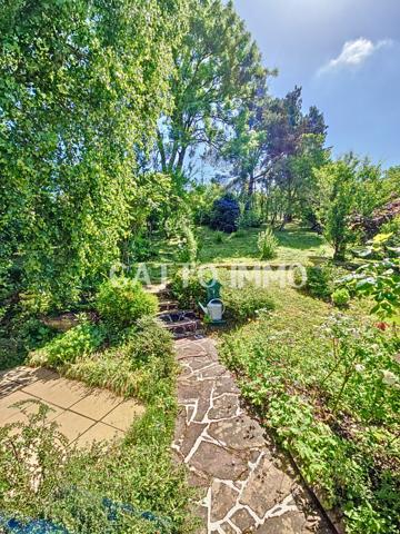 Saint-Julien-lès-Metz (57070) SOUS OFFRE D'ACHAT // Maison individuelle // 250m² // 5CH // Garage 2 voitures // 2 SDB // sous-sol complet