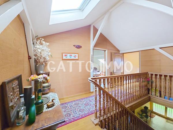 Saint-Julien-lès-Metz (57070) SOUS OFFRE D'ACHAT // Maison individuelle // 250m² // 5CH // Garage 2 voitures // 2 SDB // sous-sol complet