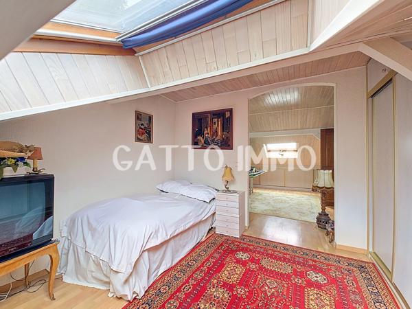 Saint-Julien-lès-Metz (57070) SOUS OFFRE D'ACHAT // Maison individuelle // 250m² // 5CH // Garage 2 voitures // 2 SDB // sous-sol complet