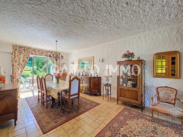 Saint-Julien-lès-Metz (57070) SOUS OFFRE D'ACHAT // Maison individuelle // 250m² // 5CH // Garage 2 voitures // 2 SDB // sous-sol complet