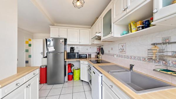 173 avenue Barthélemy Buyer Lyon 69005 9eme etage – T5 Meublé – 1190 €CC