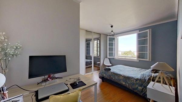 173 avenue Barthélemy Buyer Lyon 69005 9eme etage – T5 Meublé – 1190 €CC