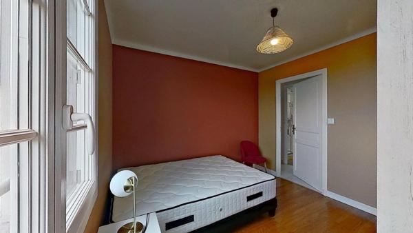173 avenue Barthélemy Buyer Lyon 69005 9eme etage – T5 Meublé – 1190 €CC