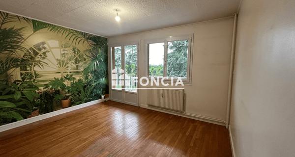 Location Appartement 4 pièces 74.65 m² - Le Coteau 42120