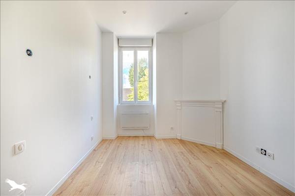 Maison à vendre |  Saint-Just-le-Martel |  8 pièces | 204 m²