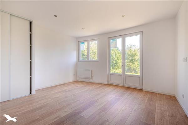 Maison à vendre |  Saint-Just-le-Martel |  8 pièces | 204 m²