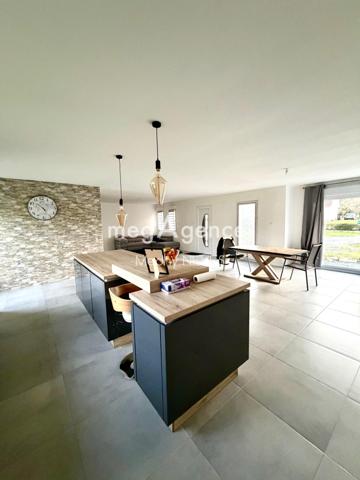 Maison à Doullens, 80600 - 4 pièces 100m²