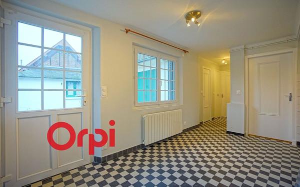 Maison à louer    3 pièces •  Fontaine-la-Soret