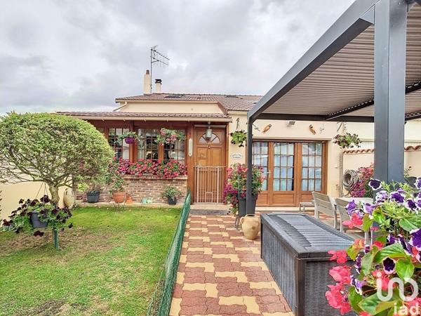 Maison 5 pièces de 97 m² à Vivonne (86370)