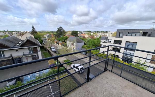 Appartement à louer    3 pièces • 70 m2 Compiègne