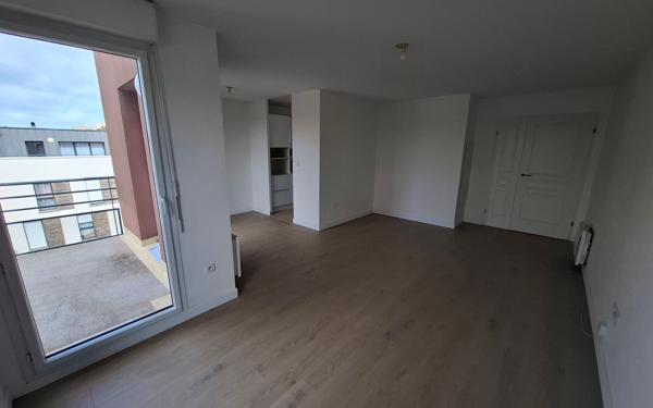 Appartement à louer    3 pièces • 70 m2 Compiègne