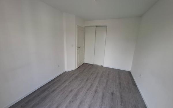 Appartement à louer    3 pièces • 70 m2 Compiègne