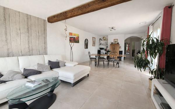 Maison à vendre    7 pièces •  Nîmes