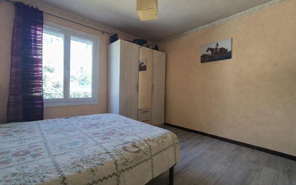 Maison à vendre    7 pièces •  Nîmes