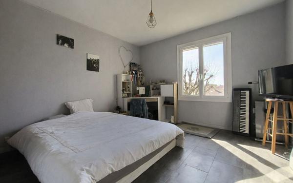 Maison à vendre    7 pièces •  Nîmes