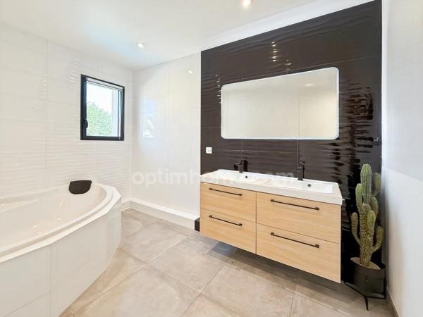 DOMONT (95) A 25 MINUTES DE PARIS - MAISON FAMILIALE AVEC PISCINE 4 CHAMBRES • 160 m² 750 000 €