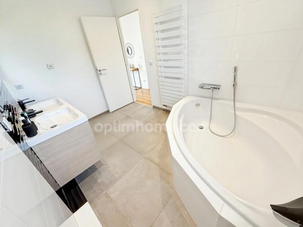 DOMONT (95) A 25 MINUTES DE PARIS - MAISON FAMILIALE AVEC PISCINE 4 CHAMBRES • 160 m² 750 000 €