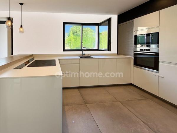 DOMONT (95) A 25 MINUTES DE PARIS - MAISON FAMILIALE AVEC PISCINE 4 CHAMBRES • 160 m² 750 000 €