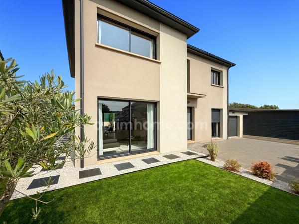 DOMONT (95) A 25 MINUTES DE PARIS - MAISON FAMILIALE AVEC PISCINE 4 CHAMBRES • 160 m² 750 000 €
