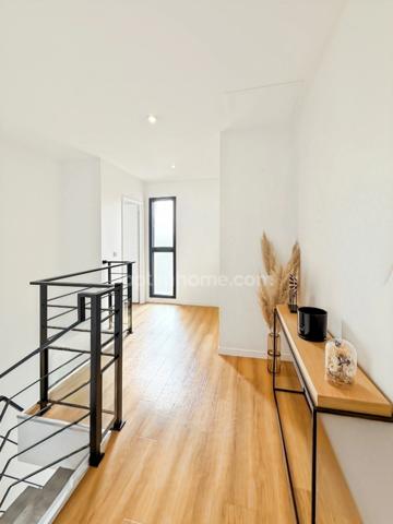 DOMONT (95) A 25 MINUTES DE PARIS - MAISON FAMILIALE AVEC PISCINE 4 CHAMBRES • 160 m² 750 000 €