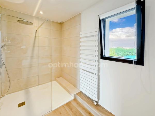 DOMONT (95) A 25 MINUTES DE PARIS - MAISON FAMILIALE AVEC PISCINE 4 CHAMBRES • 160 m² 750 000 €