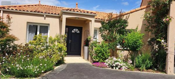 Achat - Maison Les Herbiers 85500 7 pièces 168 m 2 1479 m 2