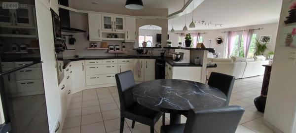 Achat - Maison Les Herbiers 85500 7 pièces 168 m 2 1479 m 2