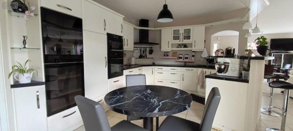 Achat - Maison Les Herbiers 85500 7 pièces 168 m 2 1479 m 2