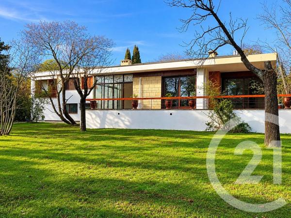 Maison à vendre  8 pièces - 245 m 2   MONTPELLIER  - 34