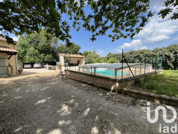 Maison 5 pièces de 140 m² à Venelles (13770)