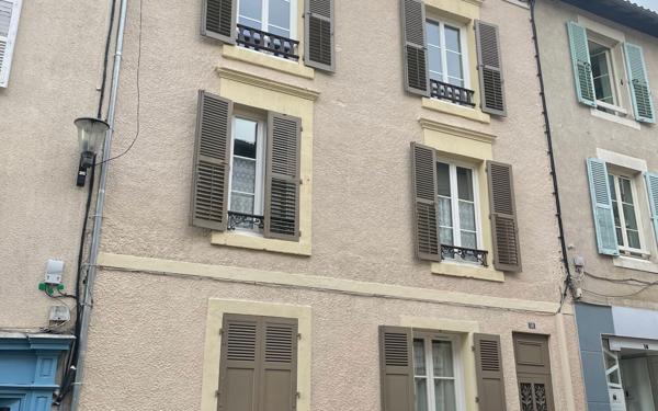 Immeuble à vendre    15 pièces • 382,25 m2 Saint-Junien